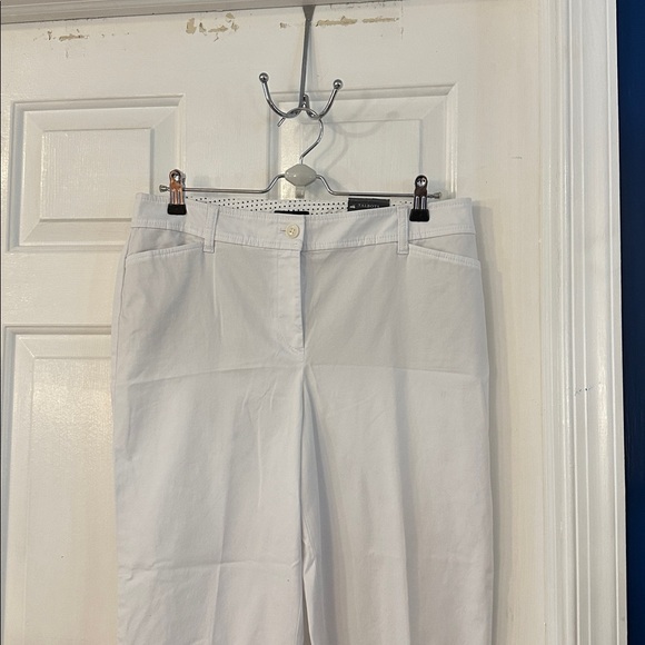 NWT Women’s Talbots White Slim Leg Perfect Crop Pants Size 10 - Picture 3 of 10